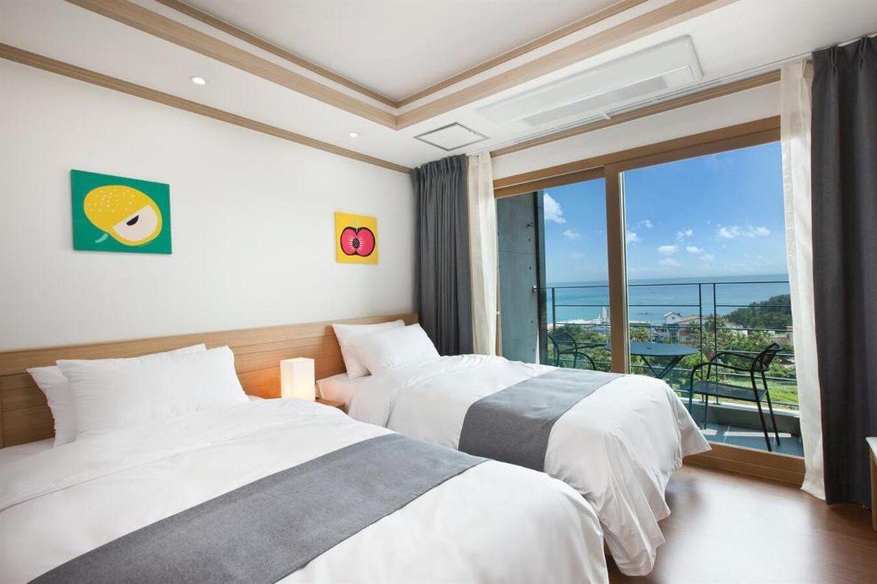 Familia Hotel Seogwipo Exterior photo