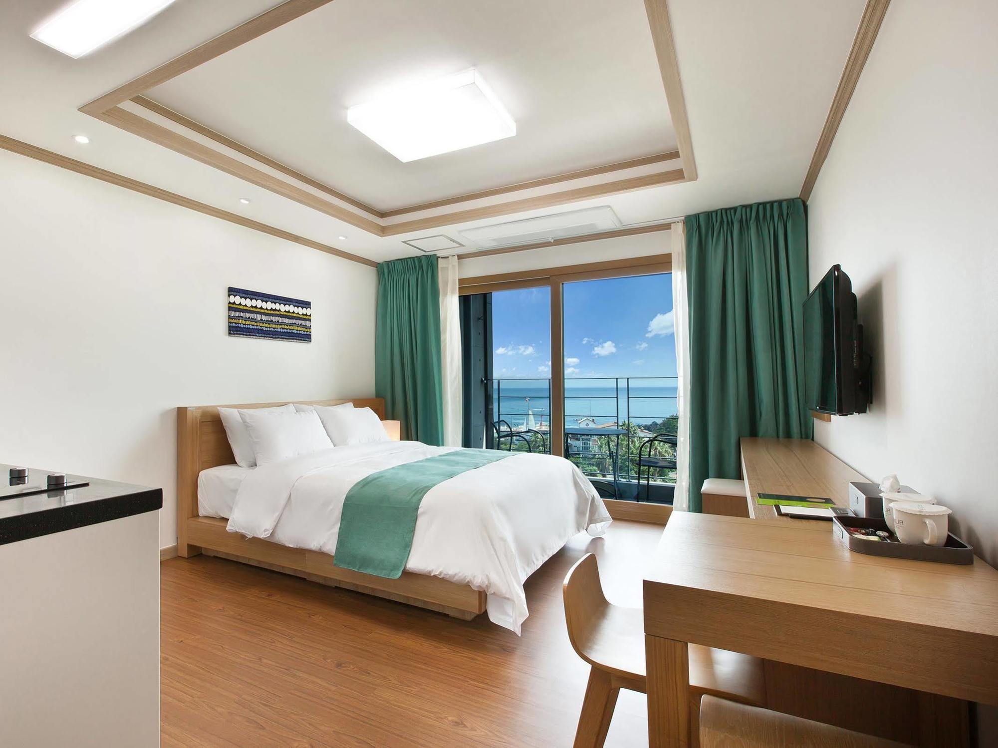 Familia Hotel Seogwipo Exterior photo