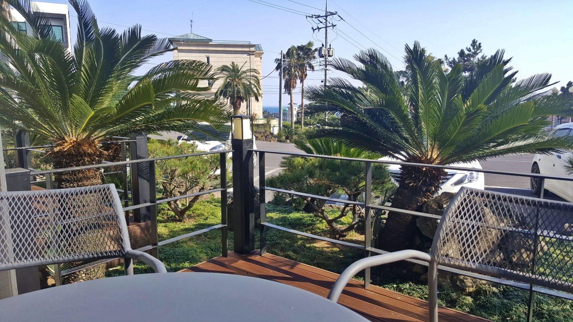 Familia Hotel Seogwipo Exterior photo