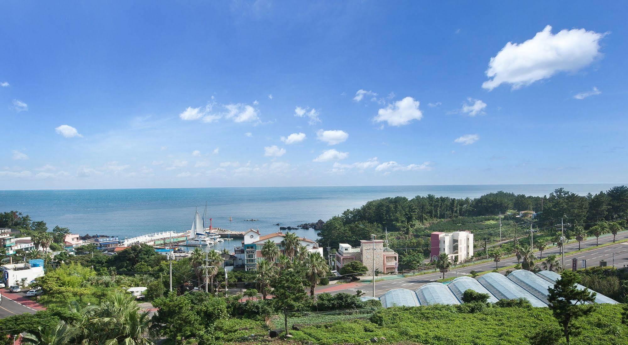 Familia Hotel Seogwipo Exterior photo